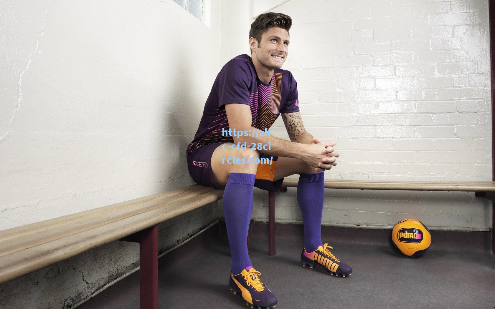 亨利半赛季回归阿森纳训练场，如王者亲临，张伯伦盛赞其严格风范重塑球队精神